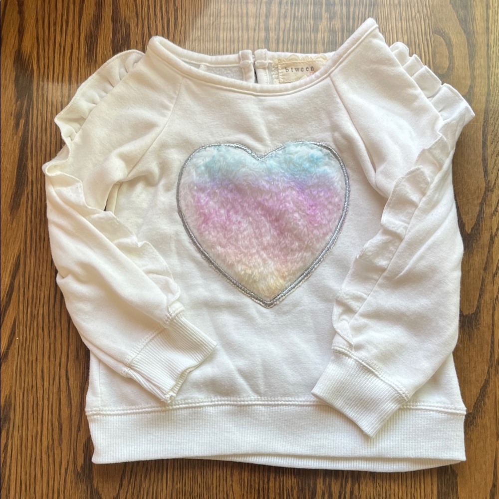 btween Cream Sweatshirt with Pastel Heart